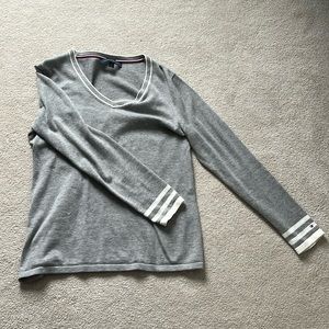 Women’s Tommy Hilfiger Gray Cotton Top Size Medium